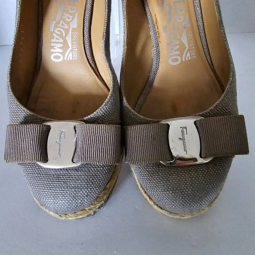 Salvatore Ferragamo Taupe Darly Bow Espadrilles Size 4.5